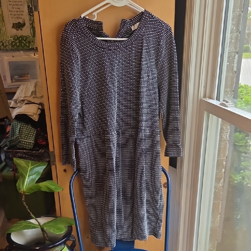 LOFT Navy and White Long Sleeve Knit Dress